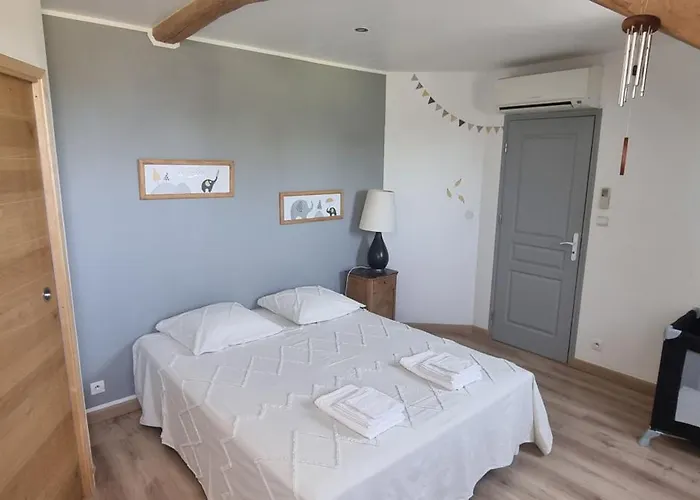 De Charme Avec Piscine Privée Classée 3 étoiles * Champigné